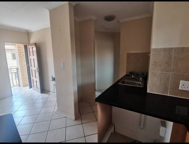 1 BEDROOM PROPERTY TO RENT IN BULT WEST